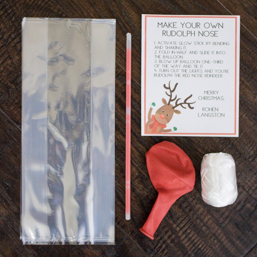 Rudolph the Red Nosed Reindeer Gift Bags | Southern Made Blog This fun, little holiday gift idea is perfect for classmates or your kid's friends. *Free printable*